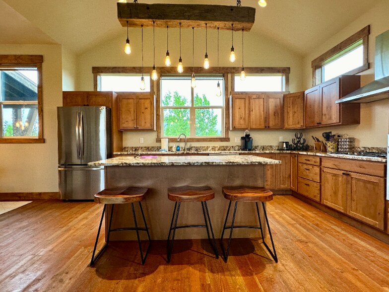 Building Photo - 3071 River Lakes Dr