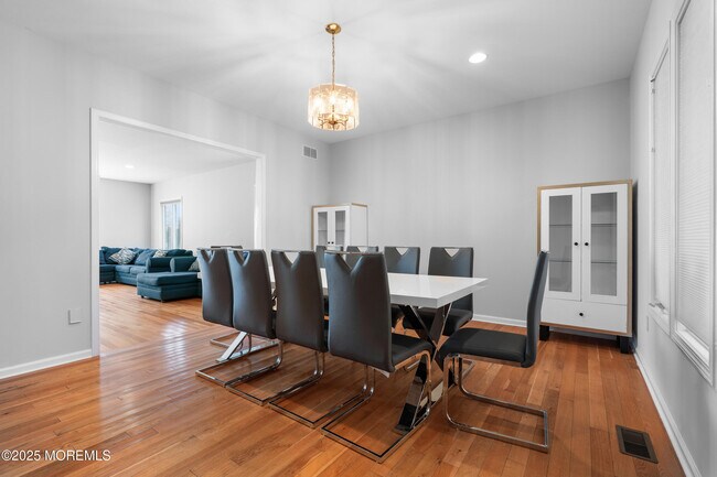 Building Photo - 230 Norwood Ave N