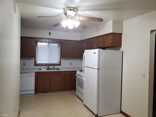 Building Photo - 3 br, 1 bath Duplex - Wilson 4261