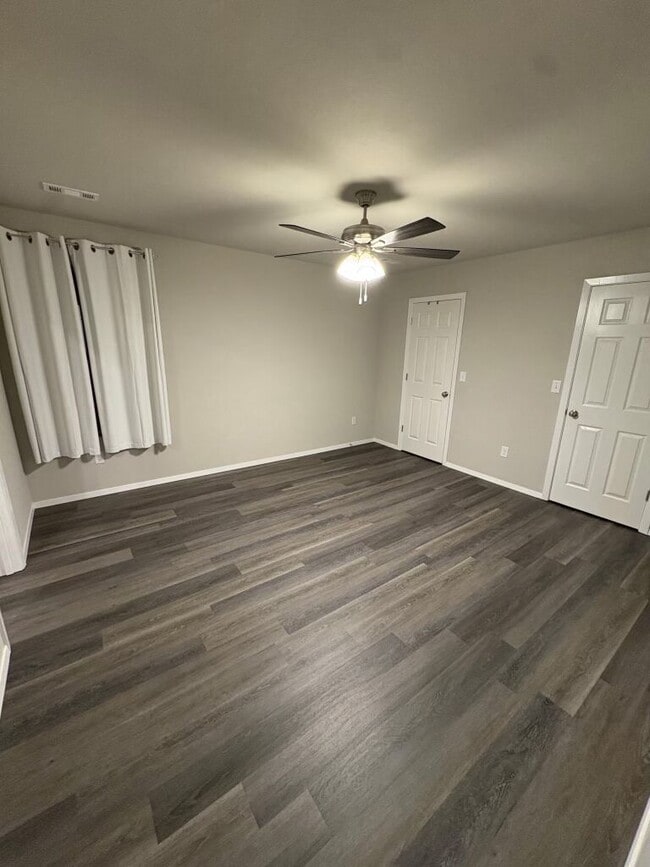 Building Photo - 2750 W Obsidian St