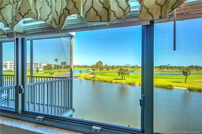 Building Photo - 40 NE Plantation Rd