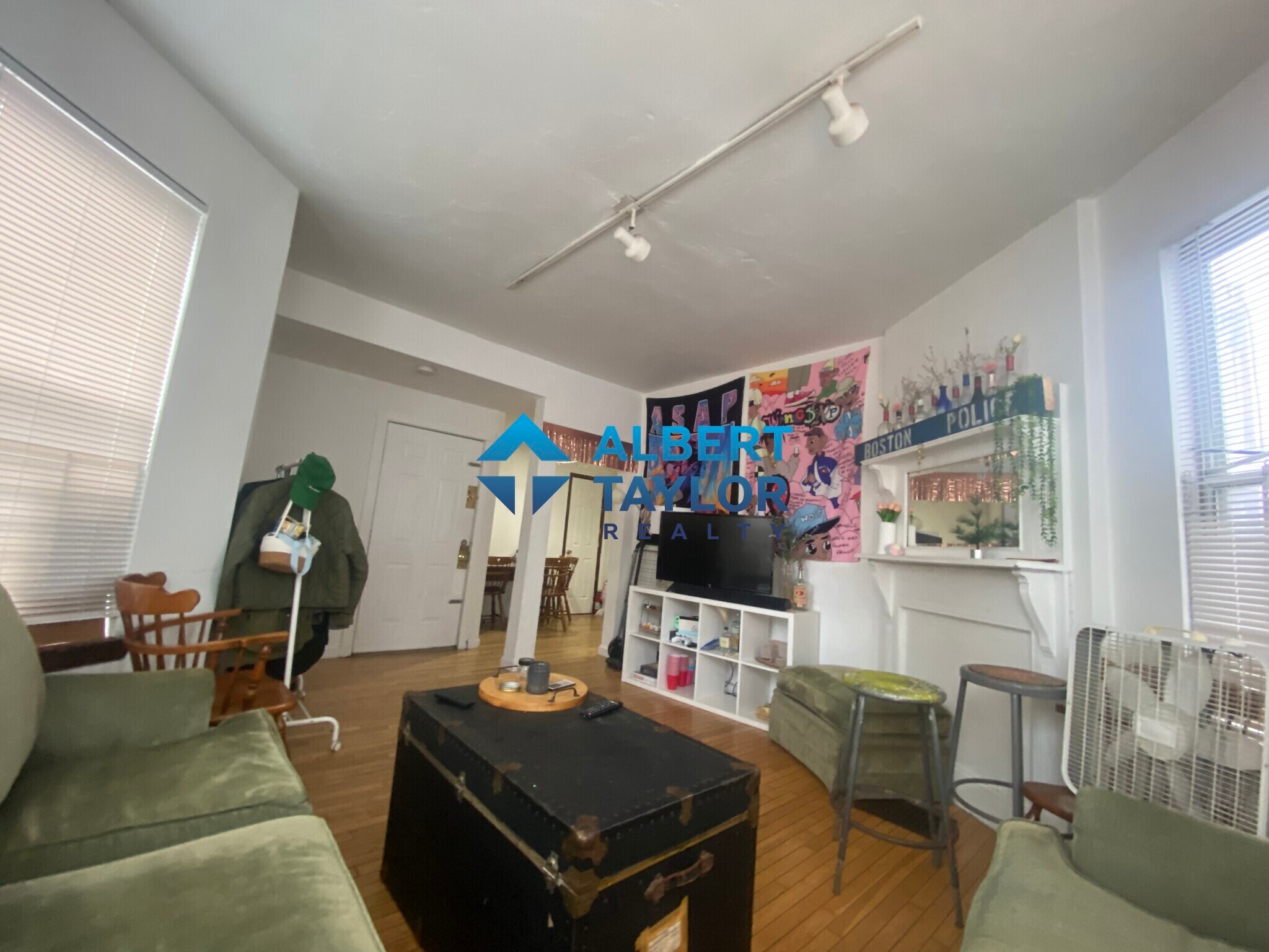 Building Photo - 10 Parker Hill Ave