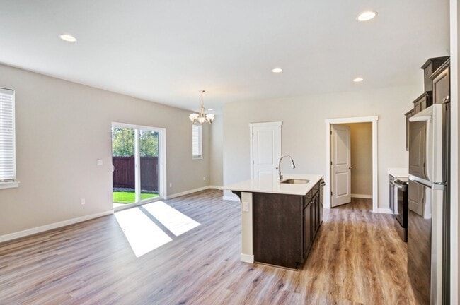 Building Photo - 4bd 2.5ba in LSSD