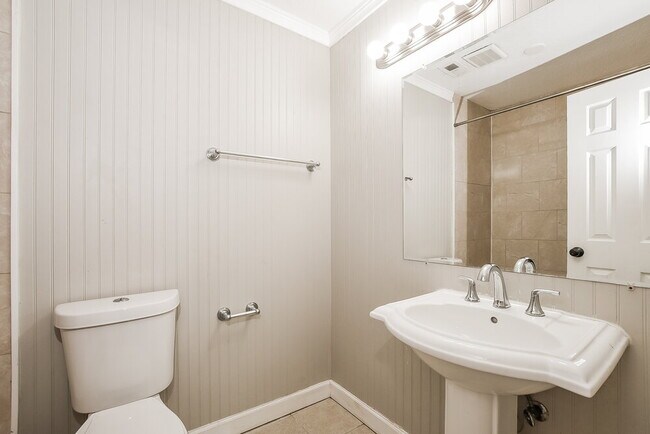 Building Photo - 1009 Black Willow Dr