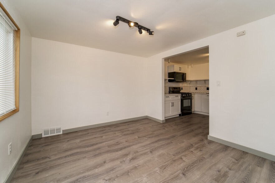 Building Photo - 1419 Overdale Dr