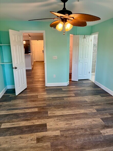 Building Photo - 2400 Feather Sound Dr