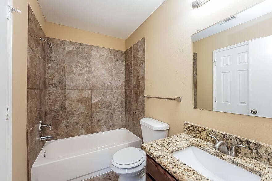 Building Photo - 9731 Checota Dr