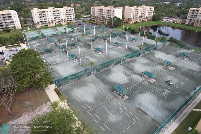 Building Photo - 2788 Tennis Club Dr