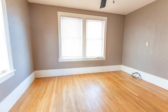 Building Photo - 204 Alsace St