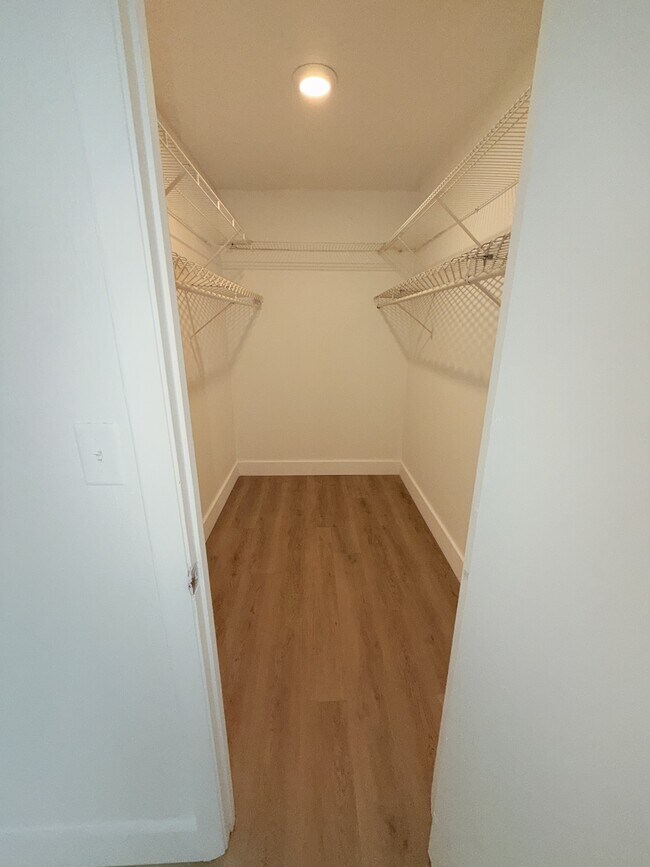 Building Photo - 5755 W 20th Ave