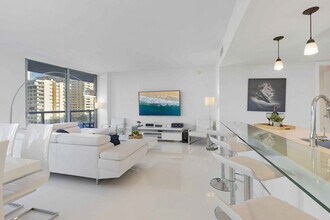 Building Photo - 2602 E Hallandale Beach Blvd