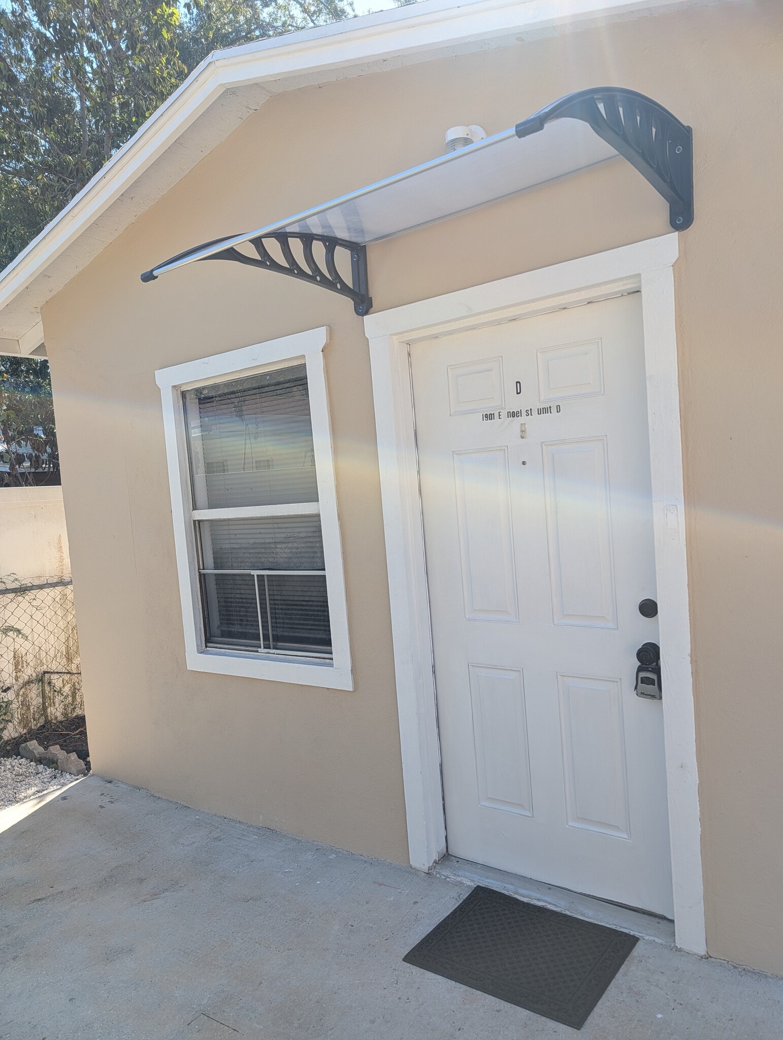 Building Photo - 1901 E Noel St