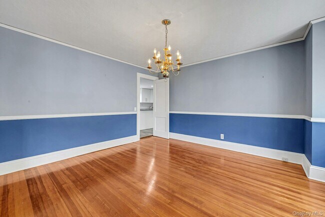Building Photo - 10 Carman Rd