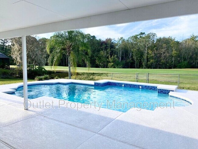 Building Photo - 585 Queens Mirror Cir