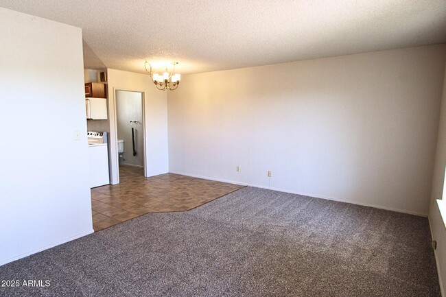 Building Photo - 1024 N Pueblo Dr