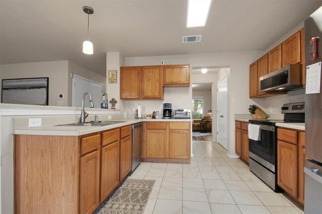 Building Photo - 18205 Topsail St