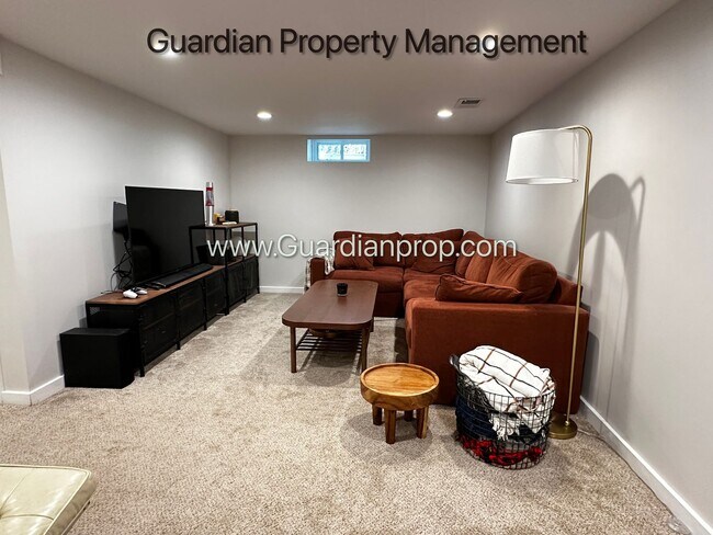 Building Photo - St Louis Park Renovated Single Family Home...