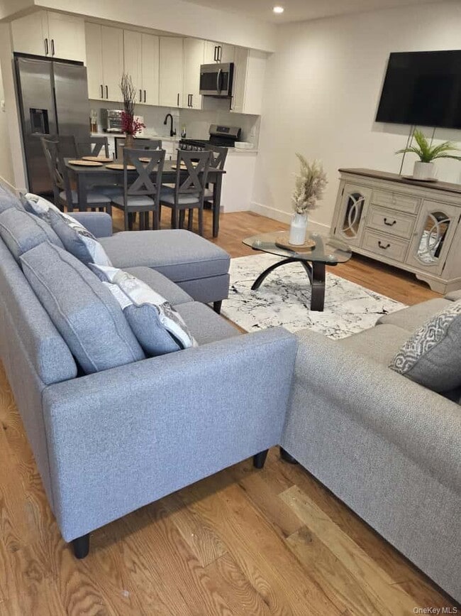 Building Photo - 6-32 Beach 68th St