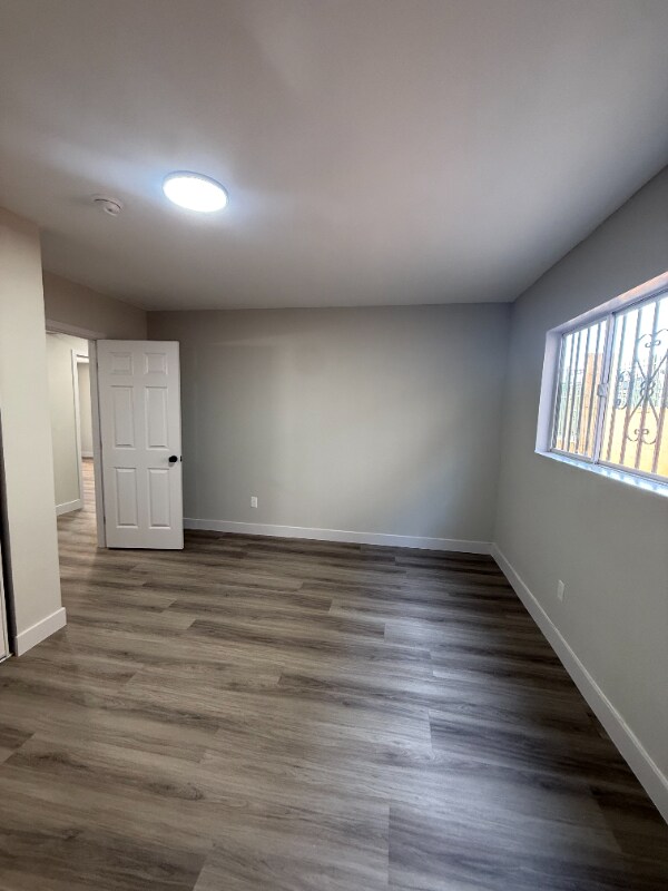 Building Photo - 1443 W 105th St