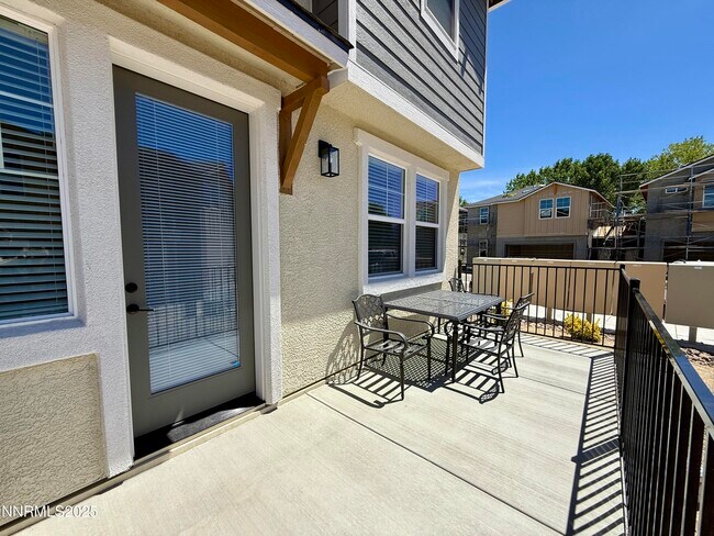 Building Photo - 452 Blackbird Ln