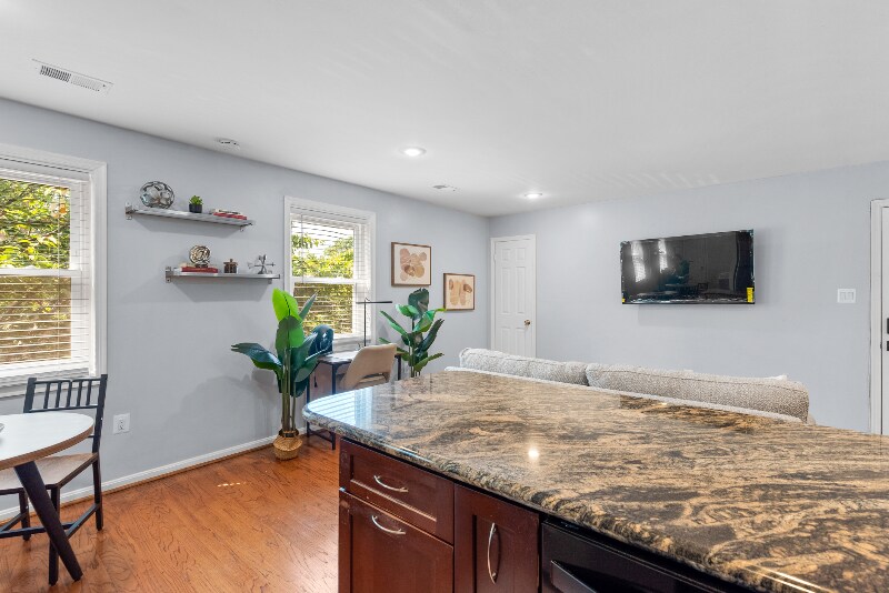 Building Photo - 11770 Carriage House Dr