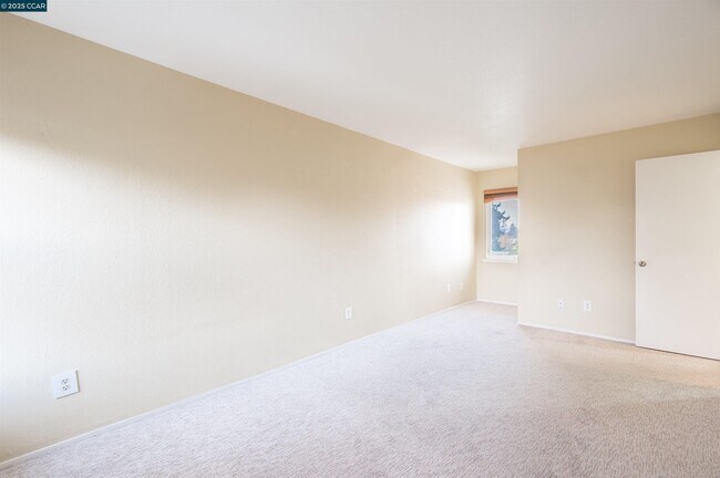 Building Photo - 951 Bancroft Rd