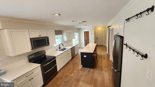 Building Photo - 3702 Blueberry Dr