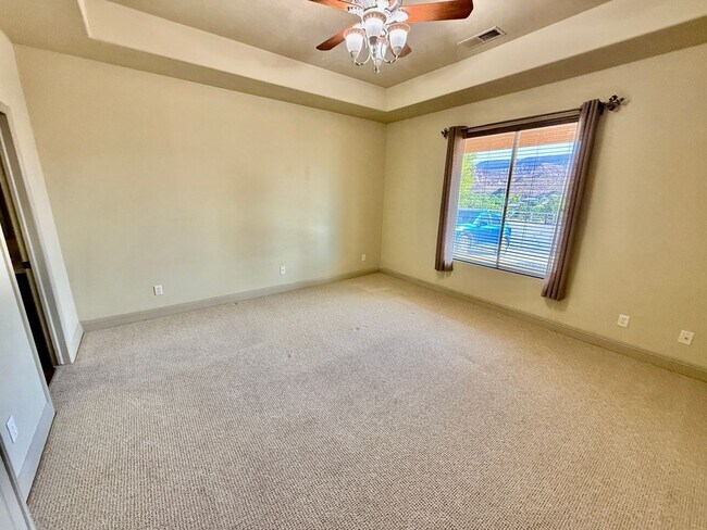 Building Photo - VIEWS in Toquerville Four Bedroom