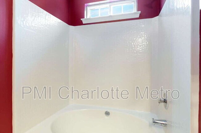 Building Photo - 3807 Crimson Wing Dr