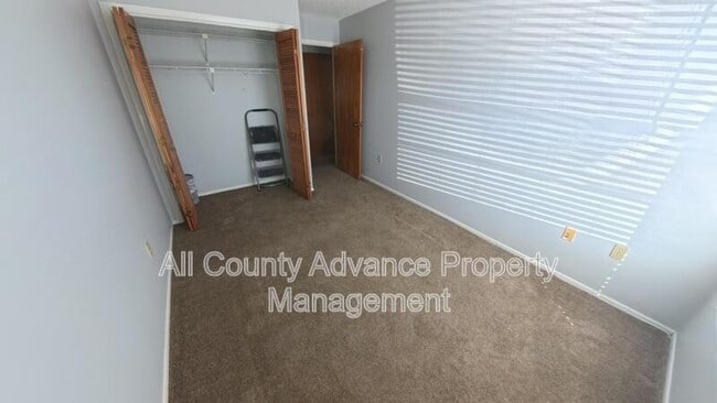 Building Photo - 6189 Chesham Dr