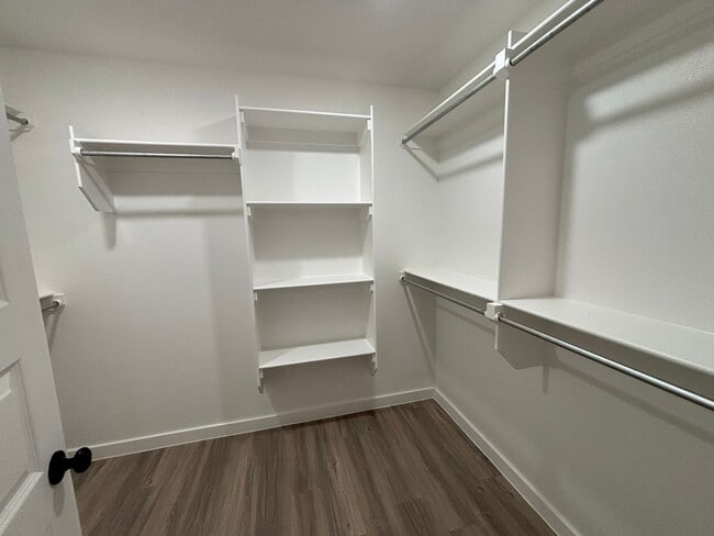 Building Photo - 4/2 Available July in Bell farms!!