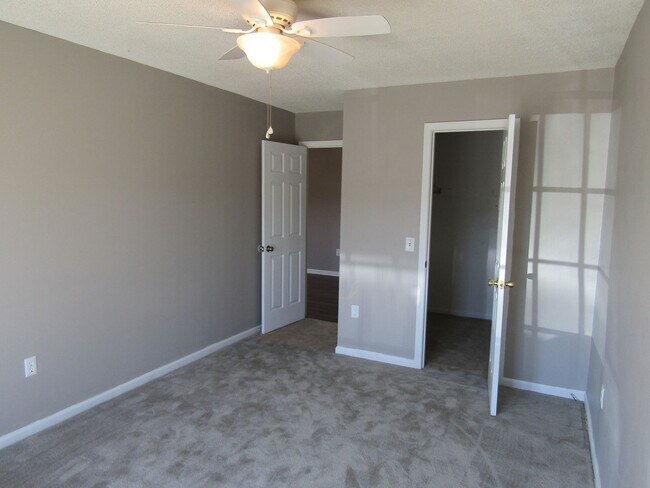 Building Photo - 1271 Windrow Dr