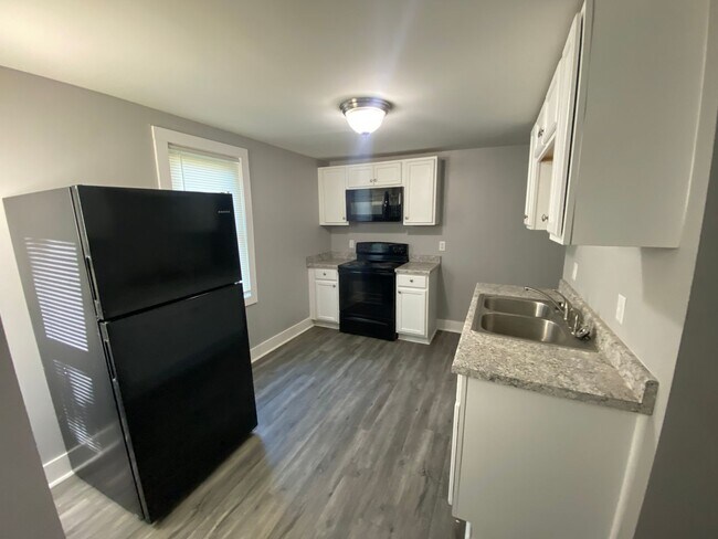 Building Photo - Coming Soon! Rock Island 1 Bedroom House