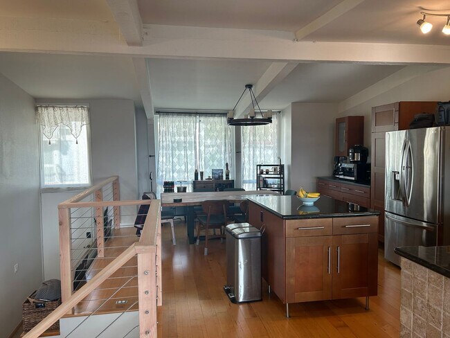 Building Photo - Luxurious Carlsbad Townhome with Ocean Views