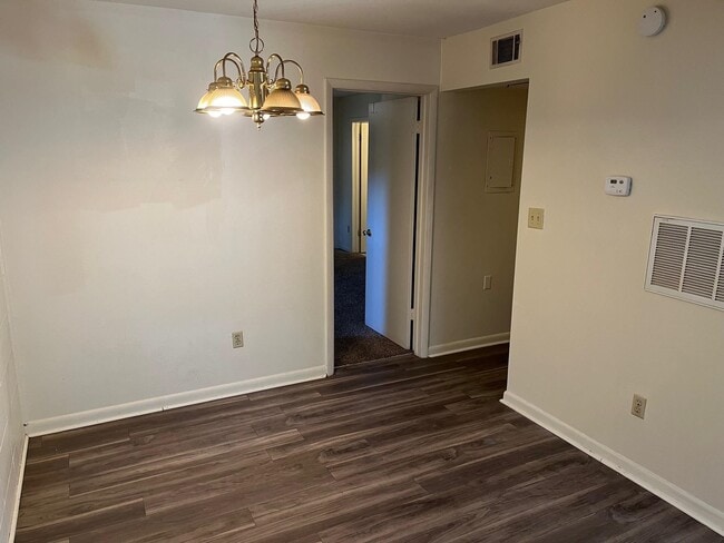 Building Photo - 2307 Columbia Ct