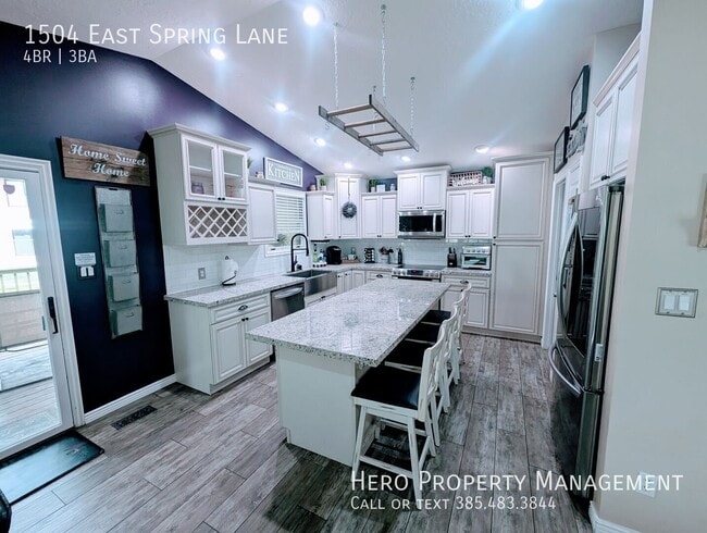 Building Photo - 1504 Spring Ln