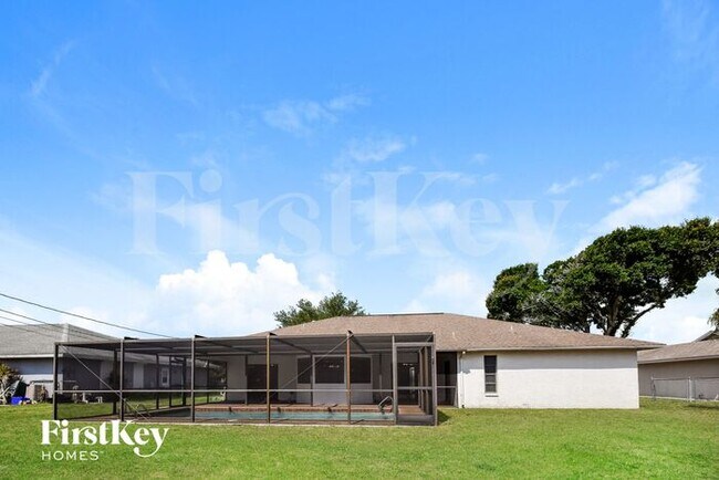 Building Photo - 4141 SW 6th Pl