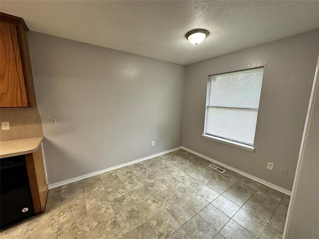Building Photo - 3628 Peregrine Dr