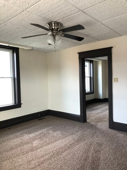 Building Photo - 812 Marshall St