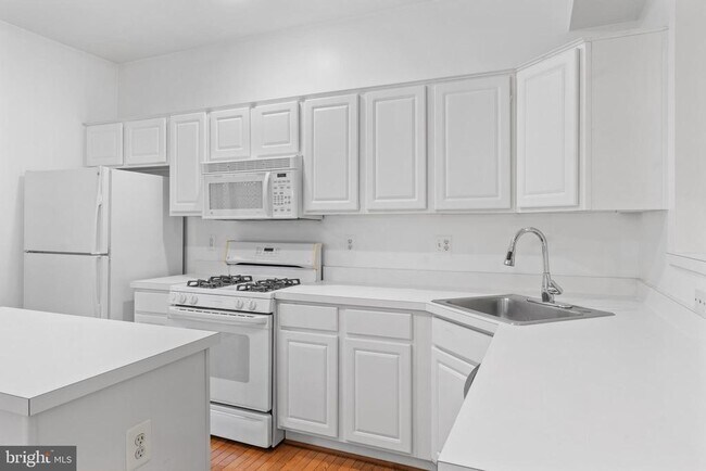 Building Photo - 3575 Sherbrooke Cir
