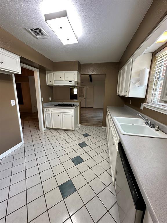 Building Photo - 3919 Forest Bluff Dr