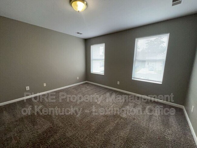 Building Photo - 226 Mousas Way