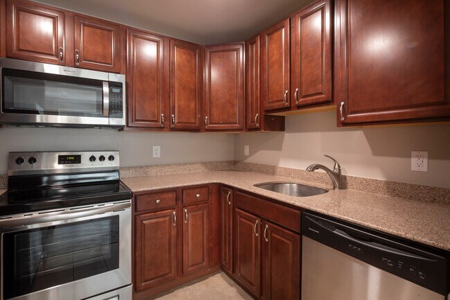 Interior Photo - Villa Malta: On-Site Washer & Dryer, Water Included, Cat Friendly, and Walk-In Closets