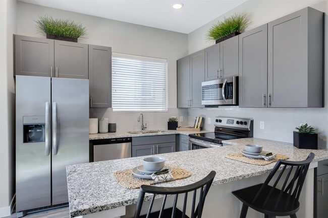 Building Photo - 7252 Borland Dr