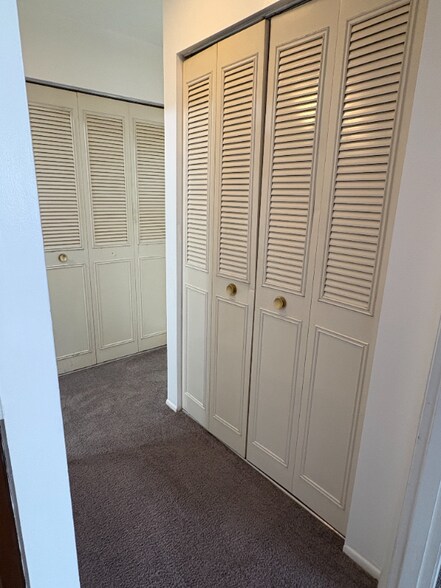 Building Photo - 695 Capital Ave NE