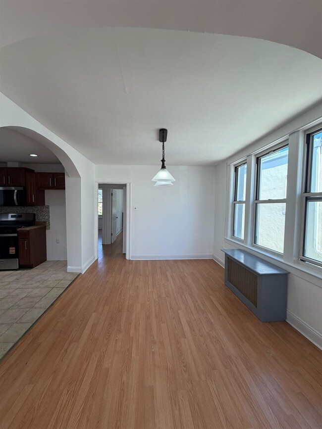 Building Photo - 214 72nd St