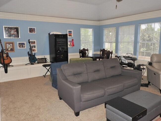 Building Photo - 2319 Amber Springs Dr