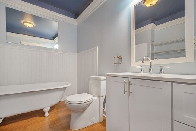 Building Photo - 1109 Caroline St