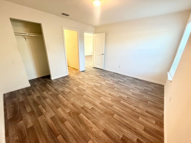 Building Photo - 3-bed/2-bath built in 2020!