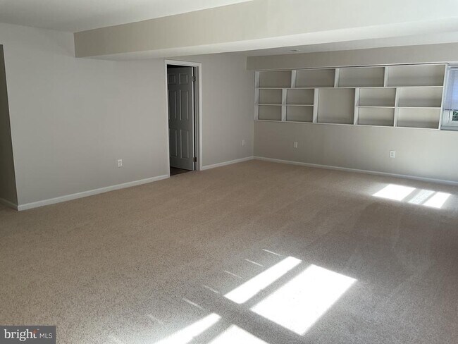 Building Photo - 8904 Grass Valley Ct